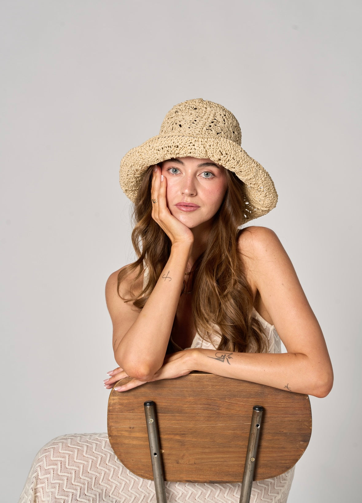 Crochet beige
